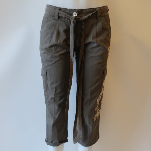 R.E.D. VALENTINO OLIVE GREEN CARGO CAPRI PANTS  4 - Picture 1 of 6